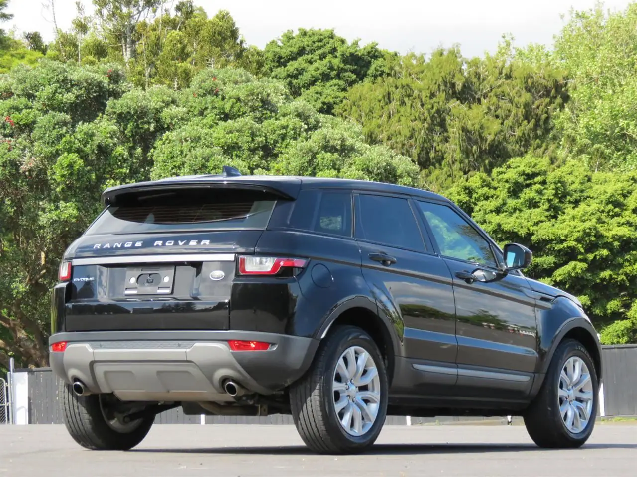 2018 Land Rover Range Rover (Evoque SE) for Sale in Kenya by Best Cars for Sale in Kenya Ltd.