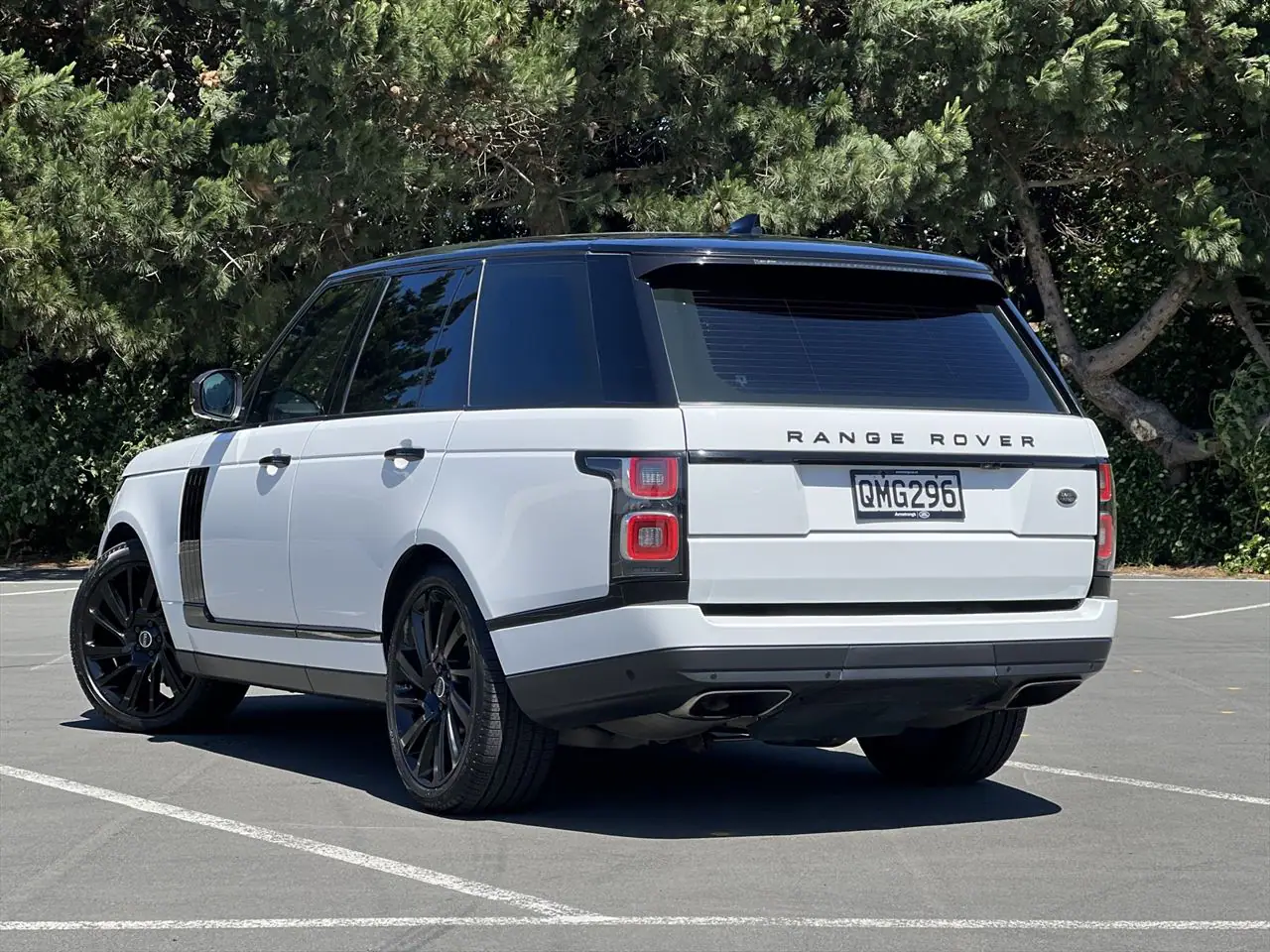 2021 Land Rover Range Rover (Vogue) for Sale in Kenya by Best Cars for Sale in Kenya Ltd