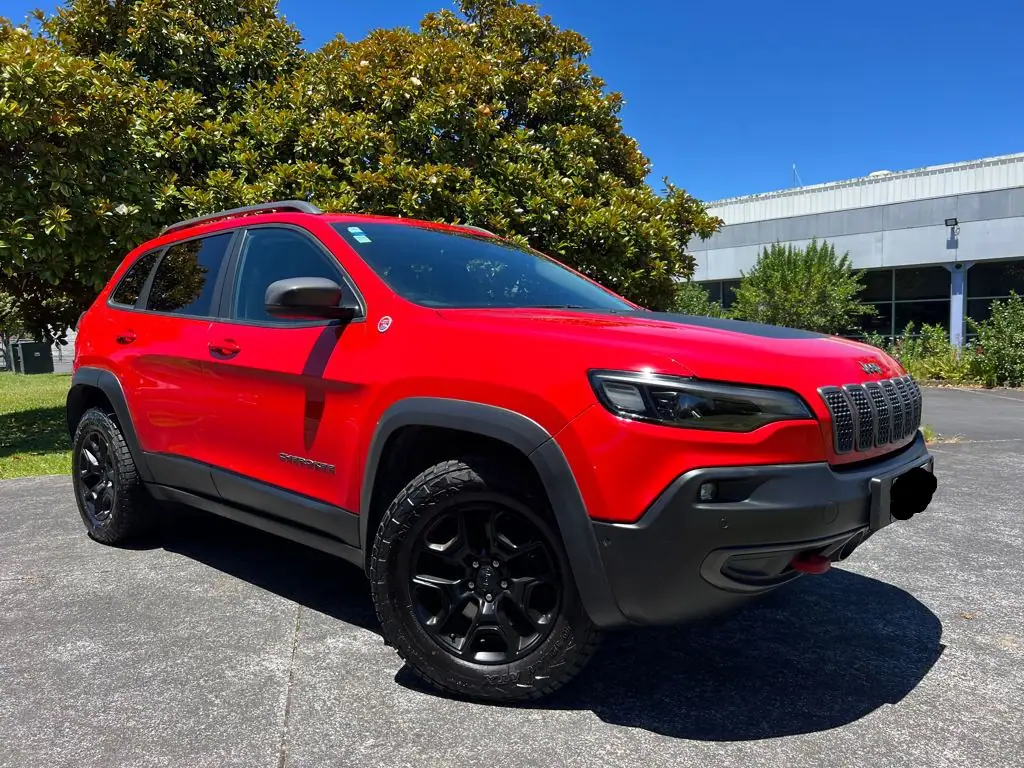 2018 Jeep Cherokee (TRAILHAWK) for Sale in Kenya by Best Cars for Sale in Kenya Ltd.