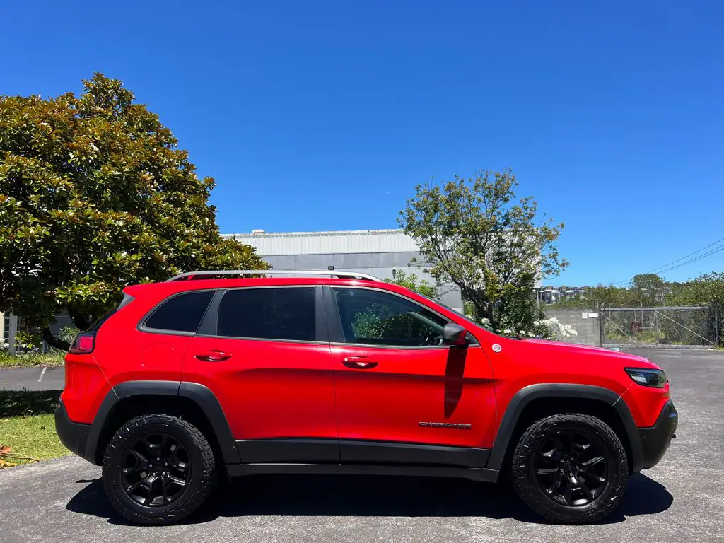 2018 Jeep Cherokee (TRAILHAWK) for Sale in Kenya by Best Cars for Sale in Kenya Ltd.