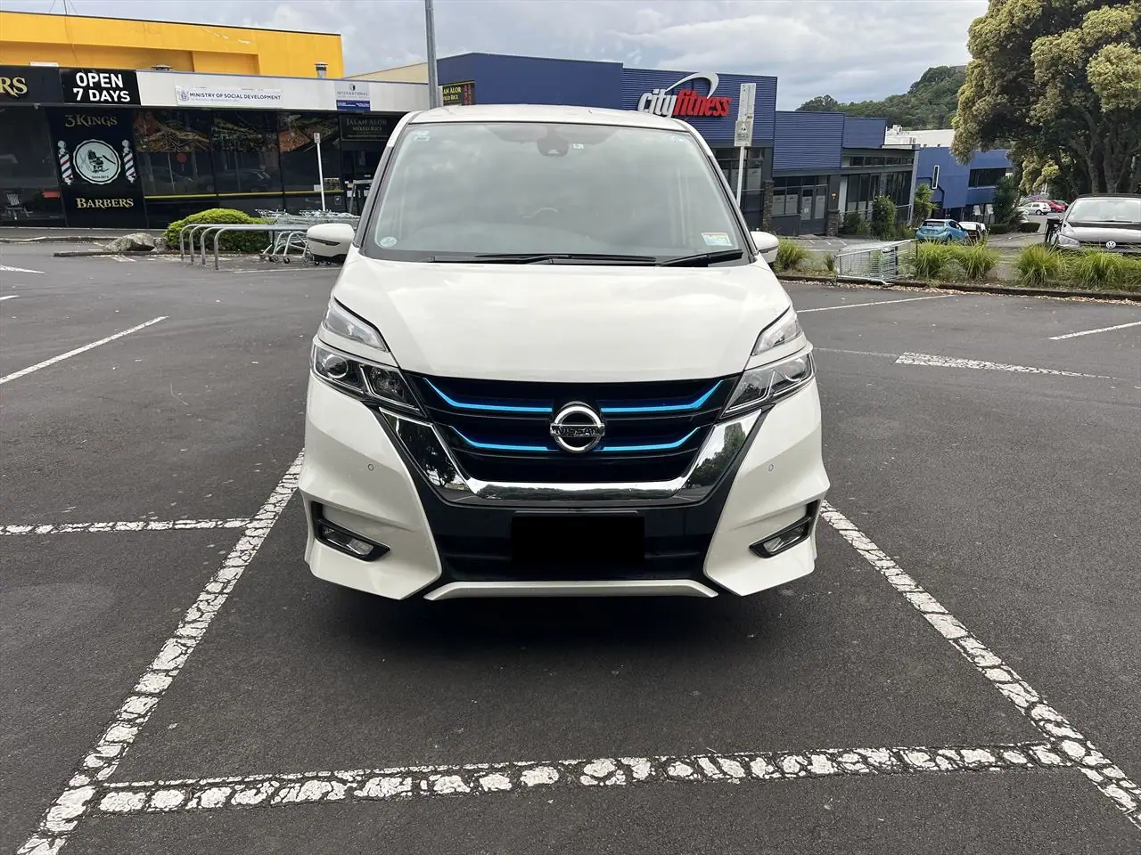 2018 Nissan Serena for Sale in Kenya by Best Cars for Sale in Kenya Ltd.