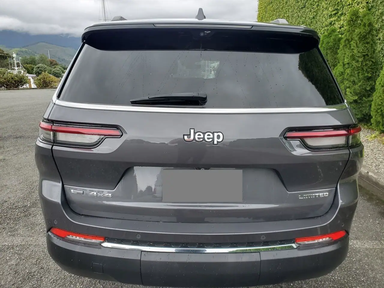 2022 Jeep Grand Cherokee Limited for Sale in Kenya by Best Cars for Sale in Kenya Ltd.