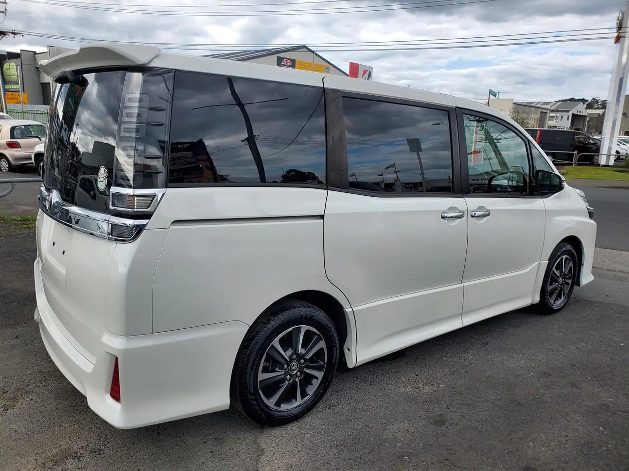 2018 Toyota Voxy for Sale in Kenya by Best Cars for Sale in Kenya Ltd.