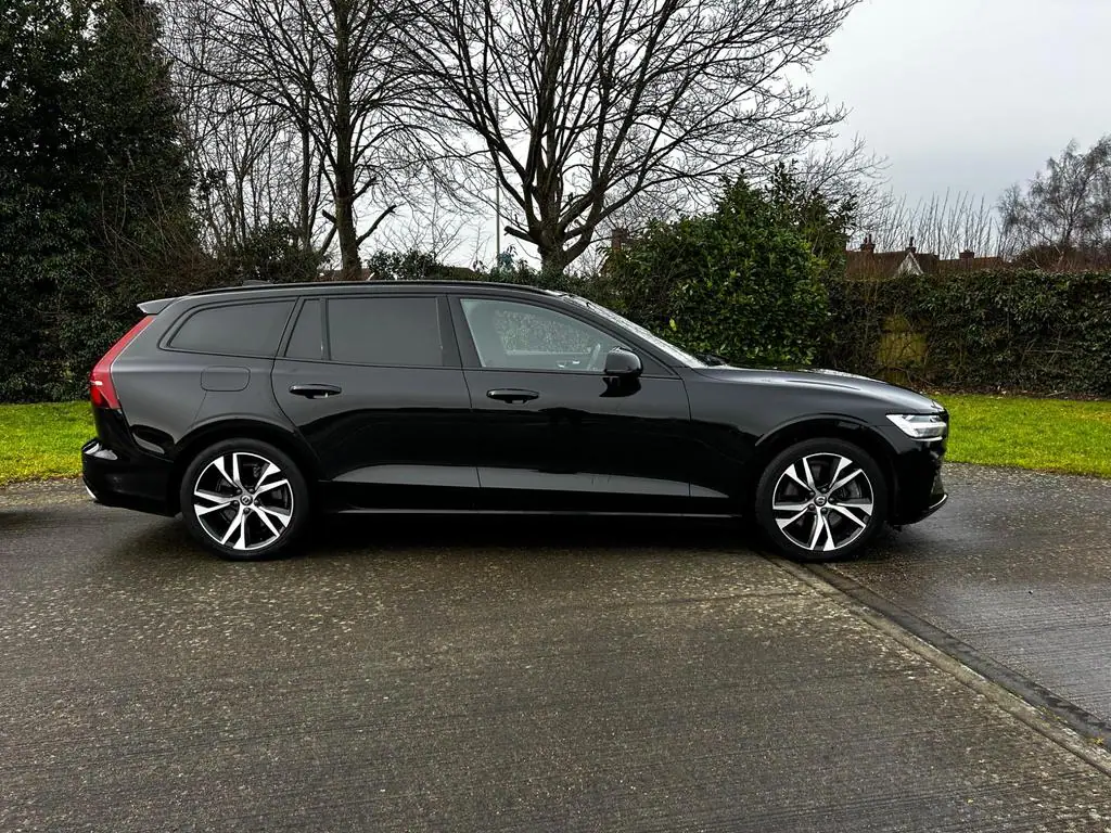 2021 Volvo V60 T6 R- Design for Sale in Kenya by Best Cars for Sale in Kenya Ltd.