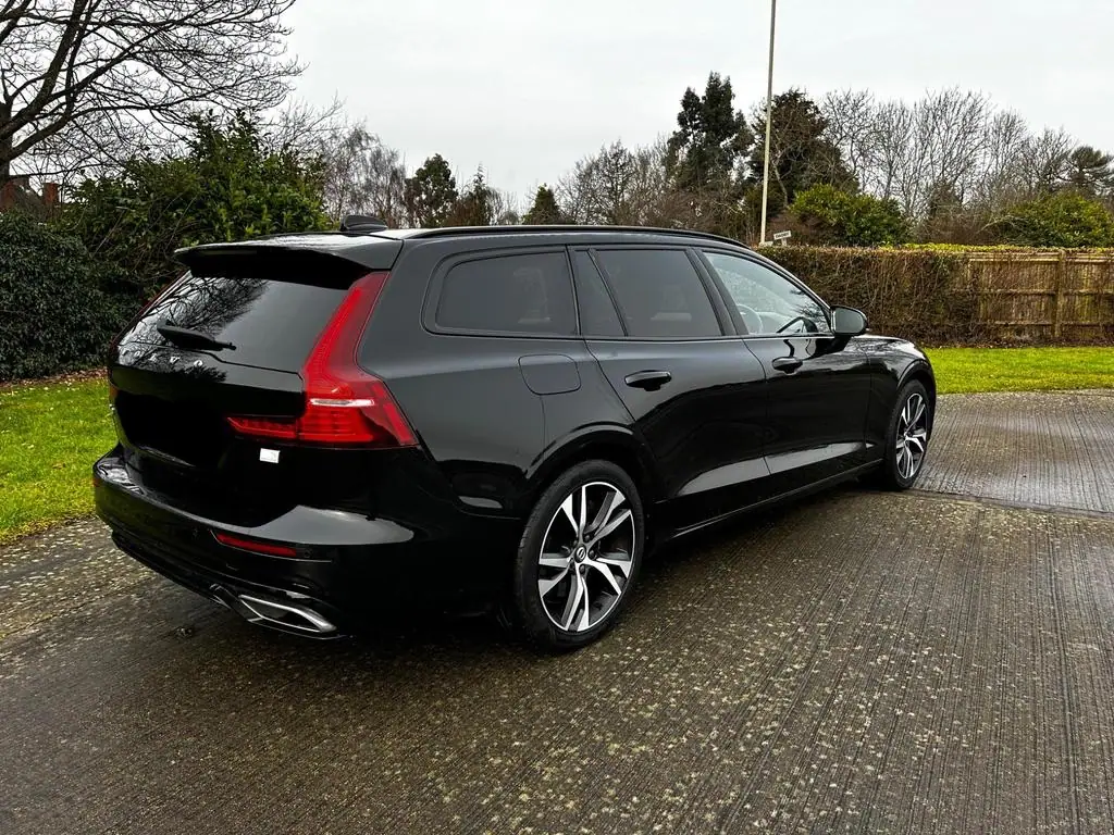 2021 Volvo V60 T6 R- Design for Sale in Kenya by Best Cars for Sale in Kenya Ltd.