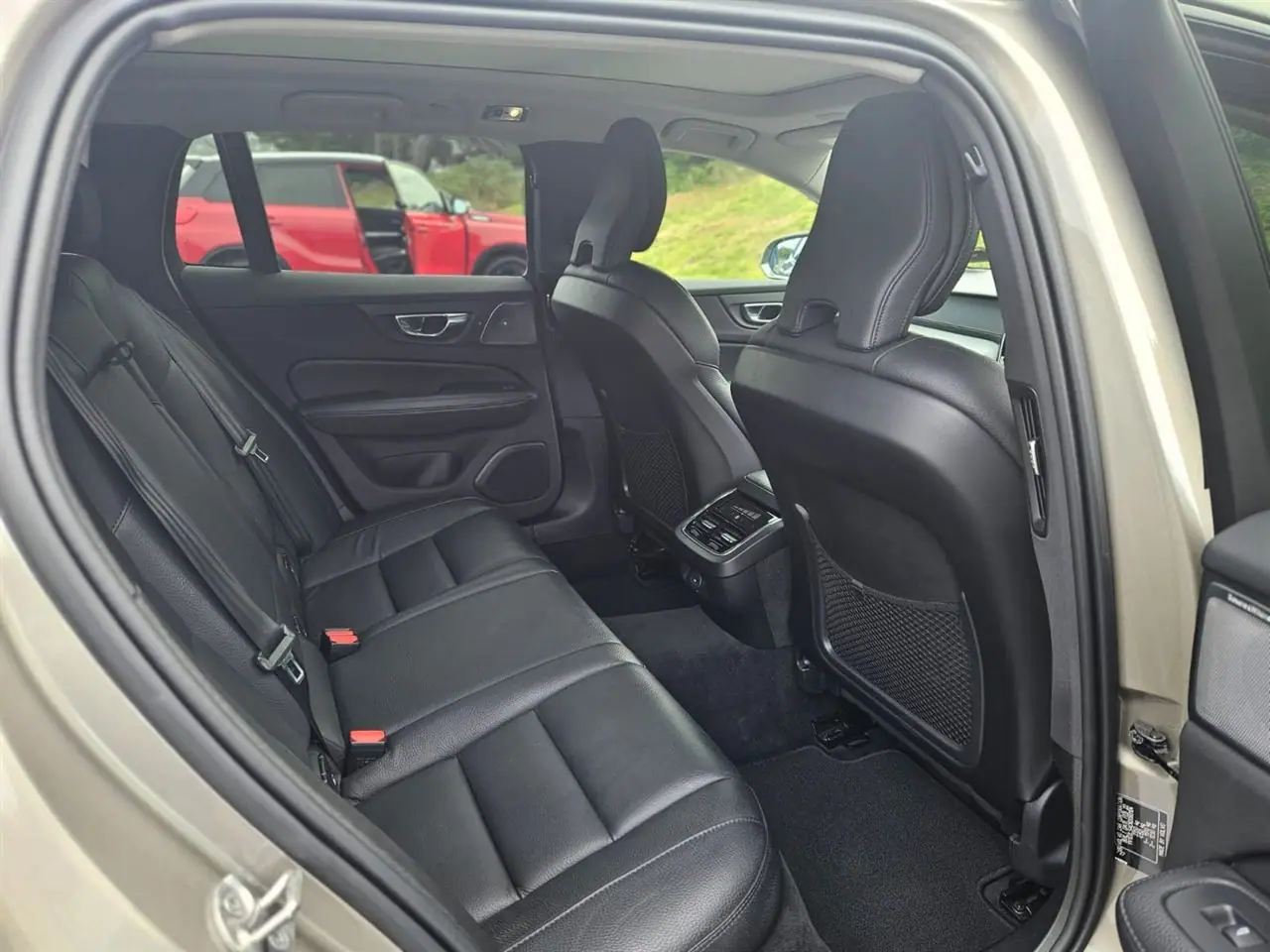 2022 Volvo V60 B5 for Sale in Kenya by Best Cars for Sale in Kenya Ltd.