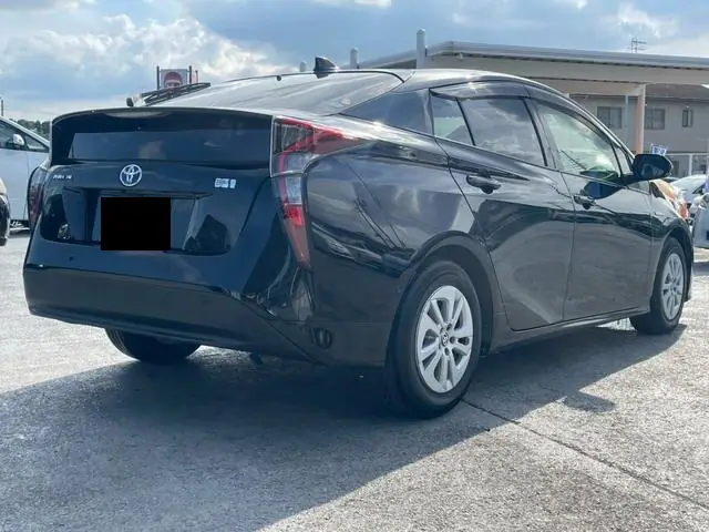 2018 Toyota Prius S for Sale in Kenya by Best Cars for Sale in Kenya Ltd.