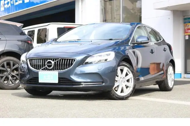 2020 Volvo V40 T3 for Sale in Kenya by Best Cars for Sale in Kenya Ltd.
