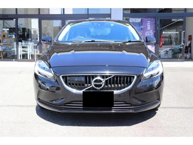 2019 Volvo V40 for Sale in Kenya by Best Cars for Sale in Kenya Ltd.