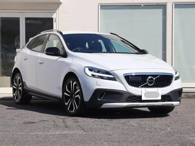 2018 Volvo V40 T5 for Sale in Kenya by Best Cars for Sale in Kenya Ltd.