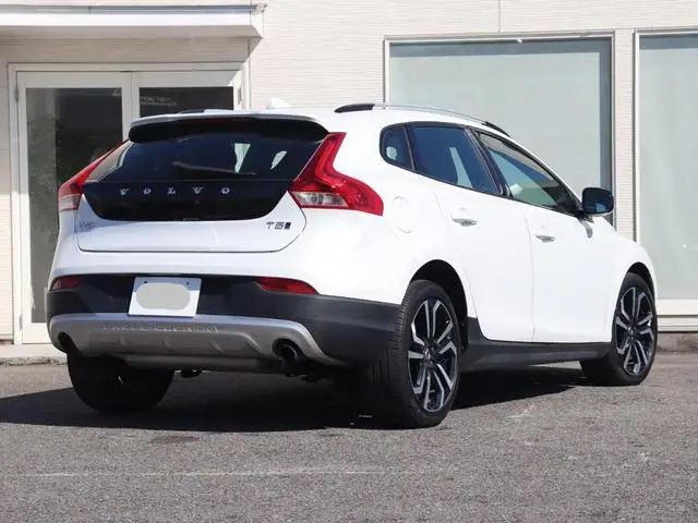 2018 Volvo V40 T5 for Sale in Kenya by Best Cars for Sale in Kenya Ltd.