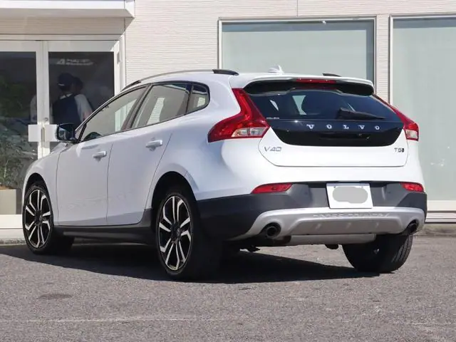 2018 Volvo V40 T5 for Sale in Kenya by Best Cars for Sale in Kenya Ltd.