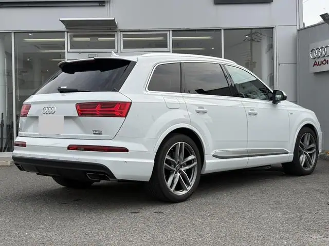 2018 Audi Q7 TFSI Quattro S LINE for Sale in Kenya by Best Cars for Sale in Kenya Ltd.