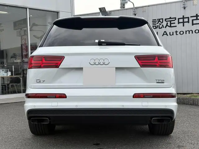 2018 Audi Q7 TFSI Quattro S LINE for Sale in Kenya by Best Cars for Sale in Kenya Ltd.