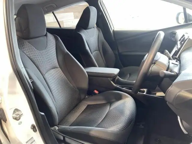 2018 TOYOTA PRIUS S for sale in Kenya by Best Cars for sale in Kenya LTD.