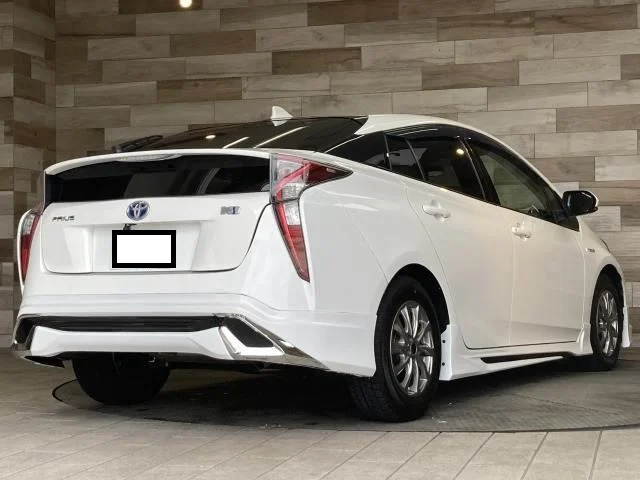 2018 TOYOTA PRIUS S for sale in Kenya by Best Cars for sale in Kenya LTD.