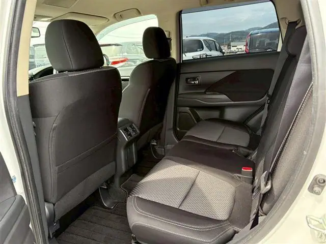 2018 Mitsubishi Outlander 20G for Sale in Kenya by Best Cars for Sale in Kenya Ltd.