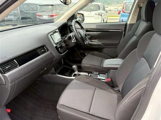 2018 Mitsubishi Outlander 20G for Sale in Kenya by Best Cars for Sale in Kenya Ltd.