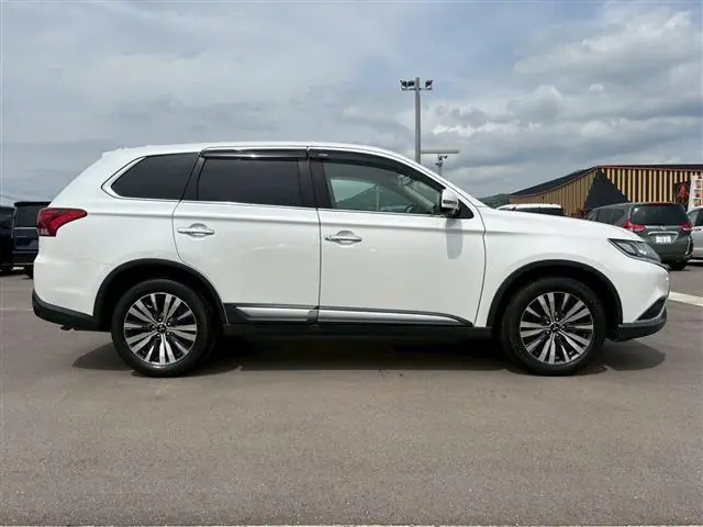 2018 Mitsubishi Outlander 20G for Sale in Kenya by Best Cars for Sale in Kenya Ltd.