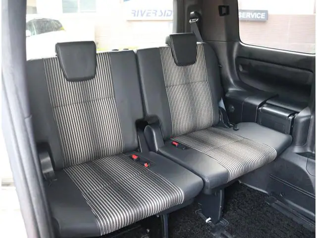 2019 Toyota Noah SI WxB II for Sale in Kenya by Best Cars for Sale in Kenya Ltd.