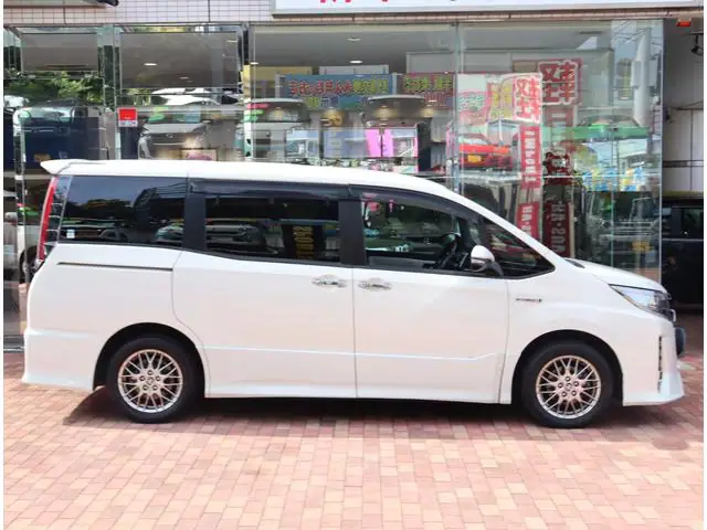 2019 Toyota Noah SI WxB II for Sale in Kenya by Best Cars for Sale in Kenya Ltd.