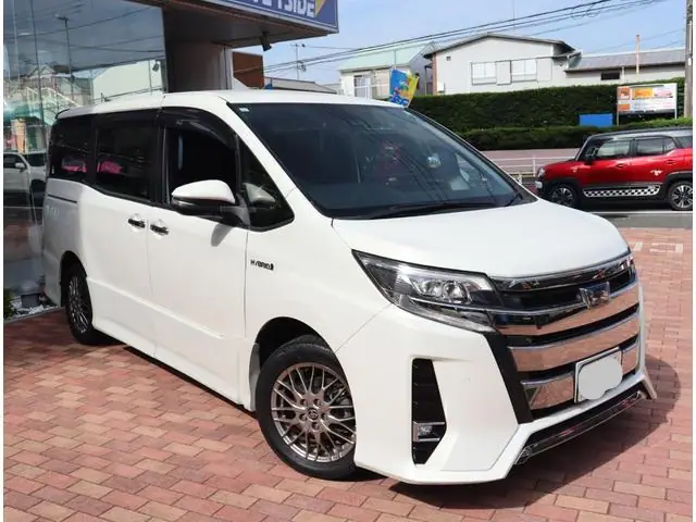 2019 Toyota Noah SI WxB II for Sale in Kenya by Best Cars for Sale in Kenya Ltd.