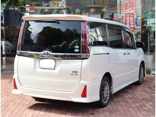 2019 Toyota Noah SI WxB II for Sale in Kenya by Best Cars for Sale in Kenya Ltd.