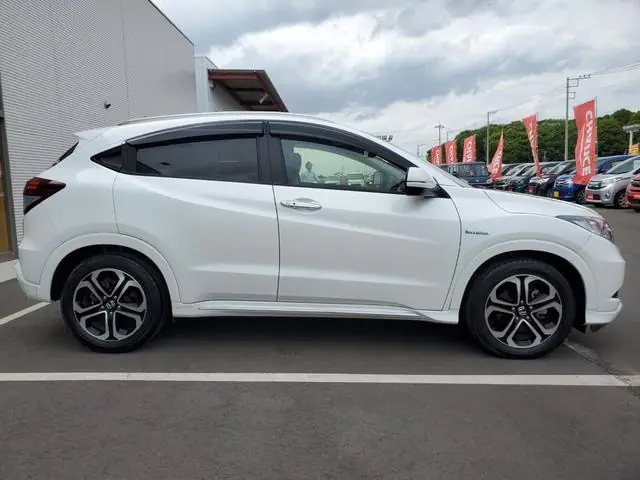 2018 Honda Vezel Z (RU3) for Sale in Kenya by Best Cars for Sale in Kenya Ltd.