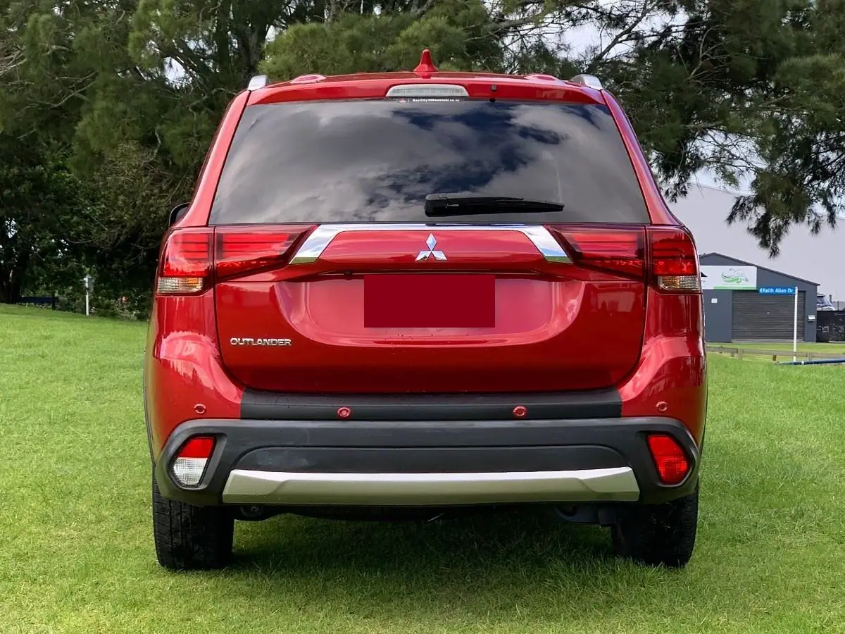 2018 Mitsubishi Outlander LS for Sale in Kenya by Best Cars for Sale in Kenya Ltd.