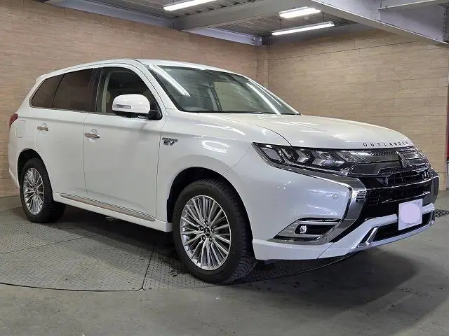 2019 Mitsubishi Outlander PHEV for Sale in Kenya by Best Cars for Sale in Kenya Ltd.