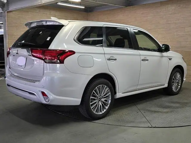 2019 Mitsubishi Outlander PHEV for Sale in Kenya by Best Cars for Sale in Kenya Ltd.