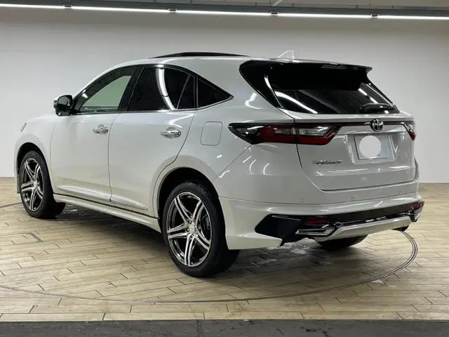 2018 Toyota Harrier Premium for Sale in Kenya by Best Cars for Sale in Kenya Ltd.