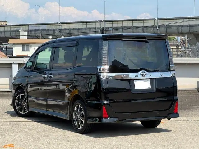 2018 Toyota Voxy ZS for Sale in Kenya by Best Cars for Sale in Kenya Ltd.
