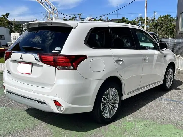 2019 Mitsubishi Outlander PHEV G for Sale in Kenya by Best Cars for Sale in Kenya Ltd.