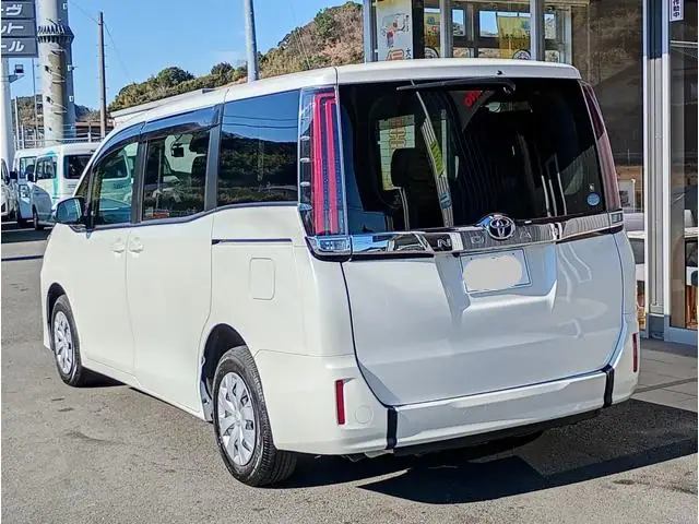 2019 Toyota Noah X for Sale in Kenya by Best Cars for Sale in Kenya Ltd.