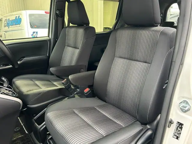 19 Toyota Voxy ZX Kirameki for Sale in Kenya by Best Cars for Sale in Kenya Ltd