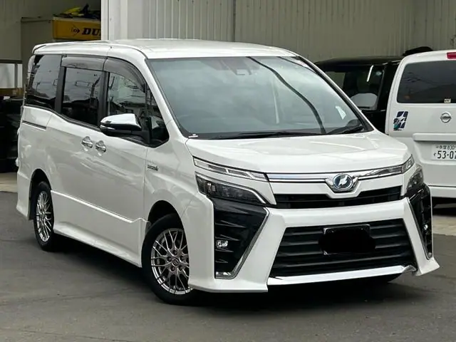 19 Toyota Voxy ZX Kirameki for Sale in Kenya by Best Cars for Sale in Kenya Ltd